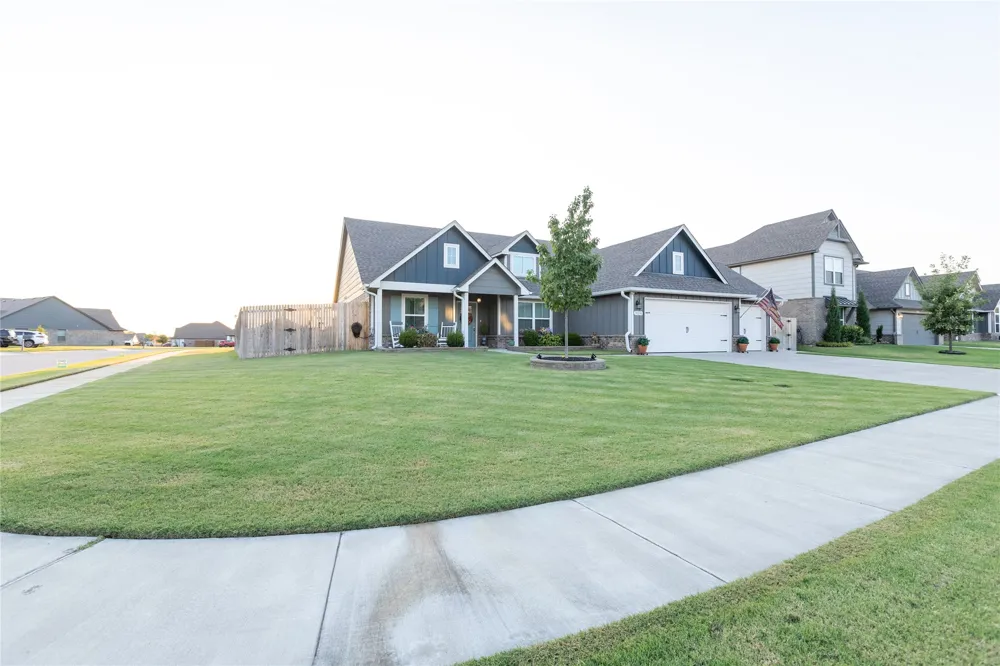 10216 S 232nd Avenue E Broken Arrow, OK 74014