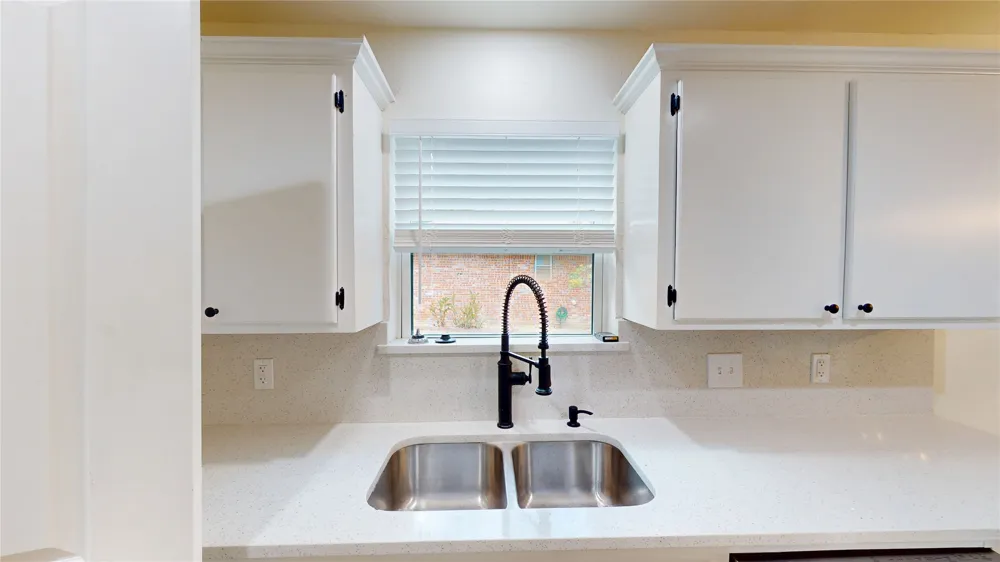 206 Crownpoint Drive Ada, OK 74820