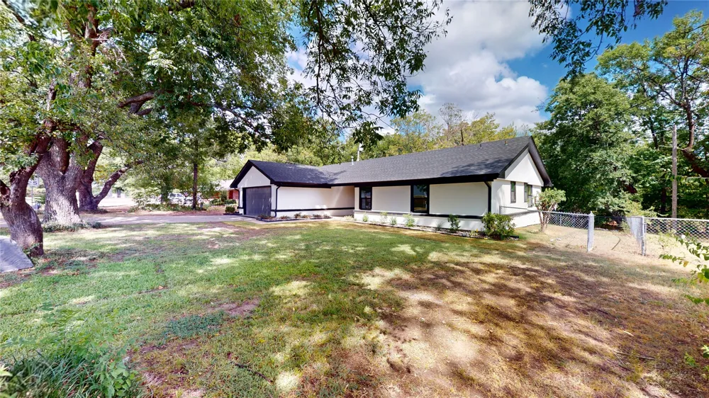 206 Crownpoint Drive Ada, OK 74820