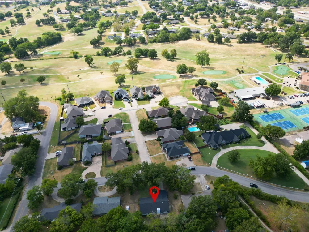 206 Crownpoint Drive Ada, OK 74820