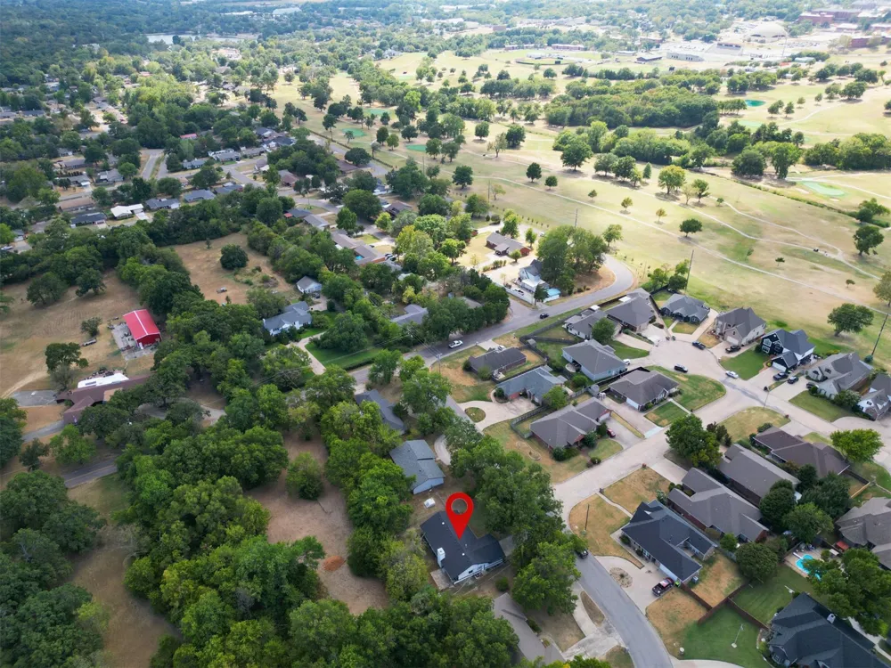 206 Crownpoint Drive Ada, OK 74820