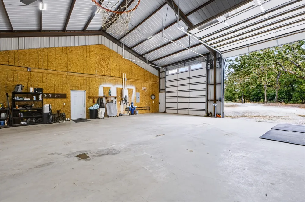 3607 S Half Bank Road Atoka, OK 74525