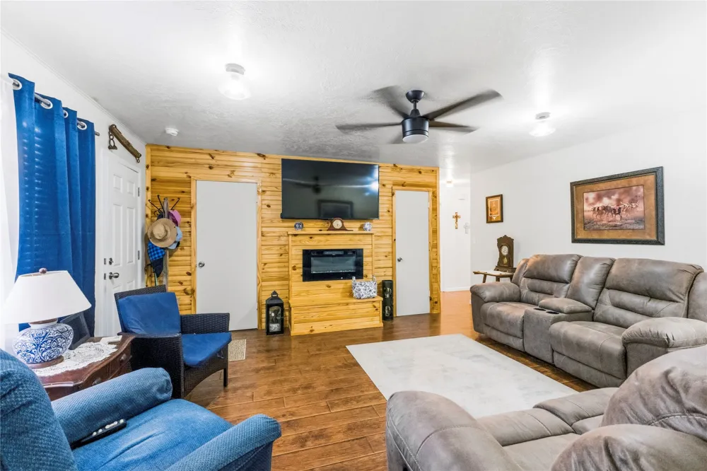 506 E Schmid Wynnewood, OK 73098
