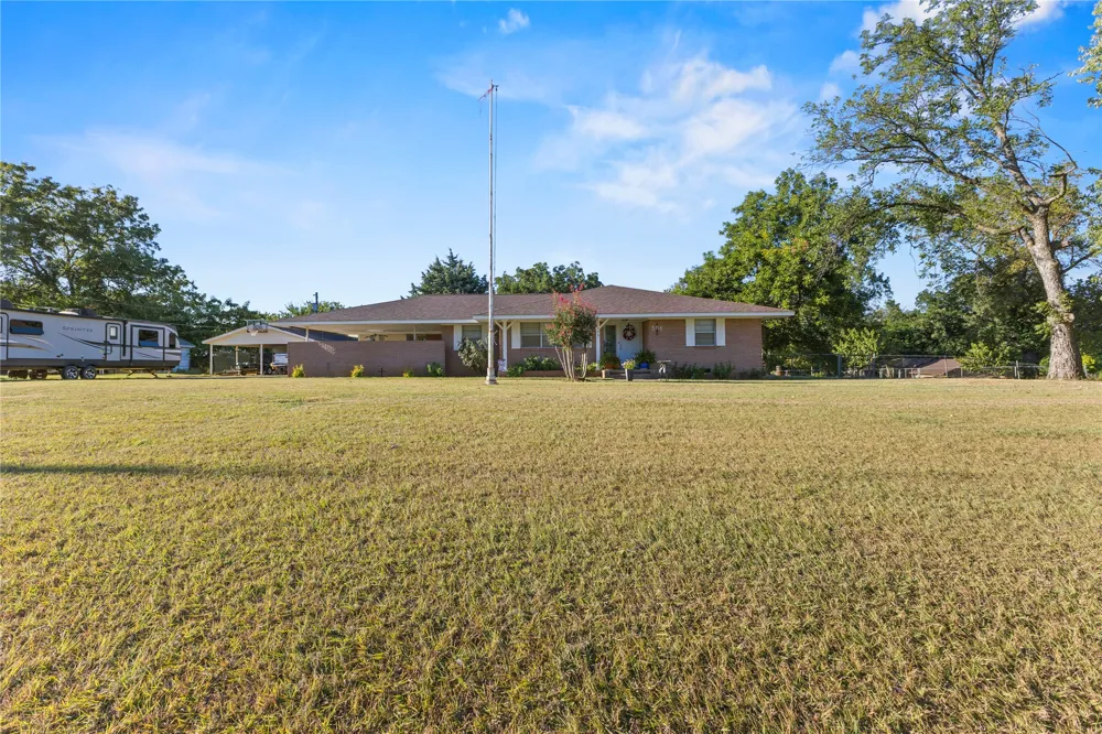506 E Schmid Wynnewood, OK 73098
