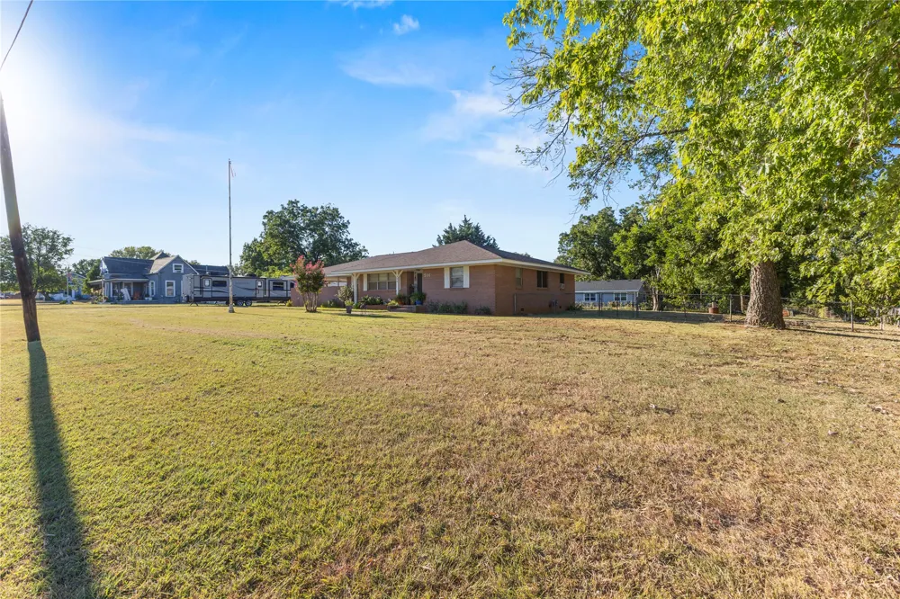 506 E Schmid Wynnewood, OK 73098