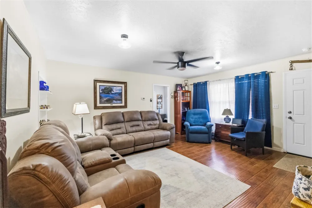 506 E Schmid Wynnewood, OK 73098