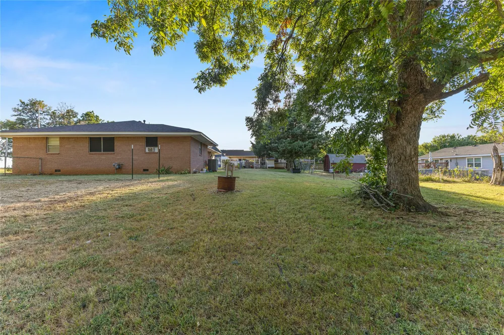 506 E Schmid Wynnewood, OK 73098