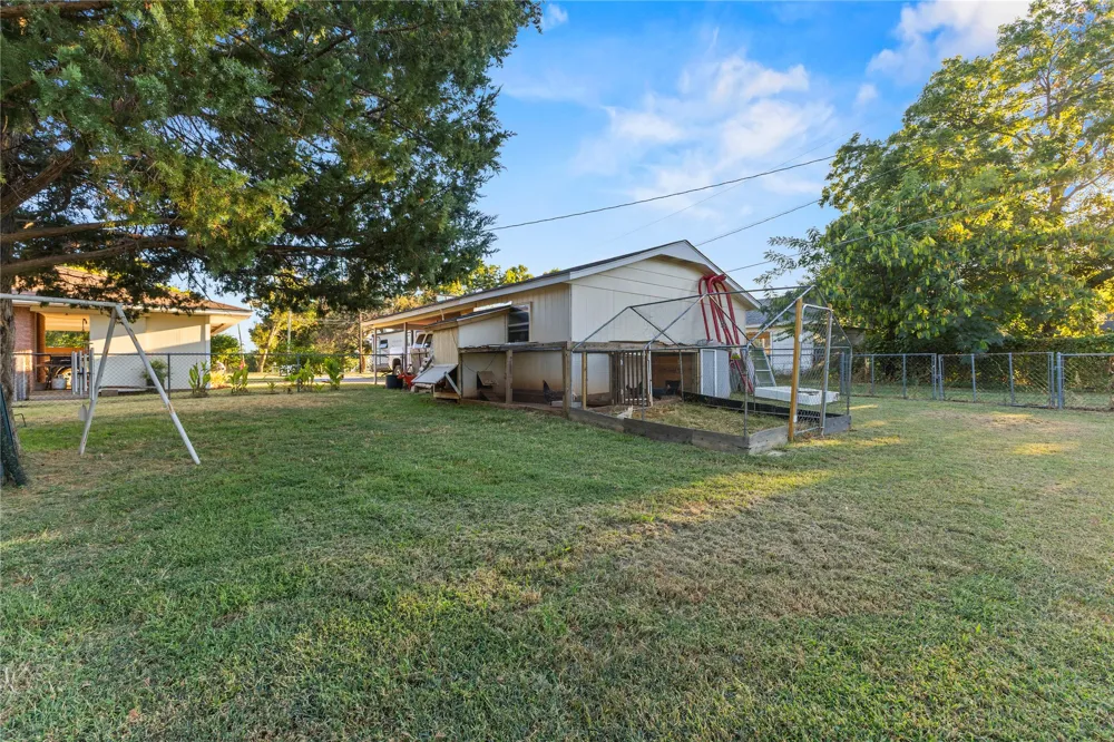 506 E Schmid Wynnewood, OK 73098