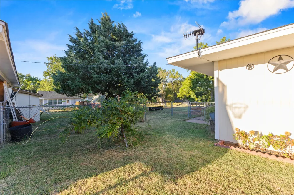 506 E Schmid Wynnewood, OK 73098