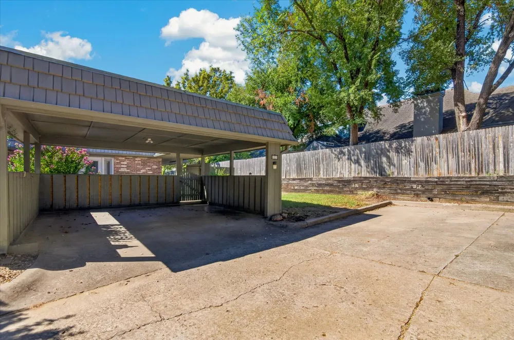 21 SE Shadowlake Drive #21 Bartlesville, OK 74006