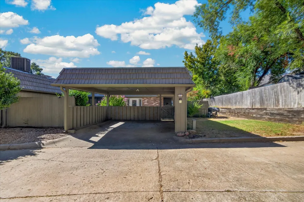 21 SE Shadowlake Drive #21 Bartlesville, OK 74006