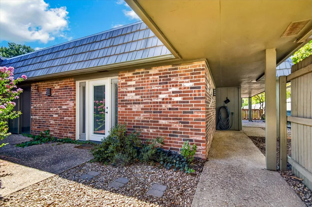 21 SE Shadowlake Drive #21 Bartlesville, OK 74006