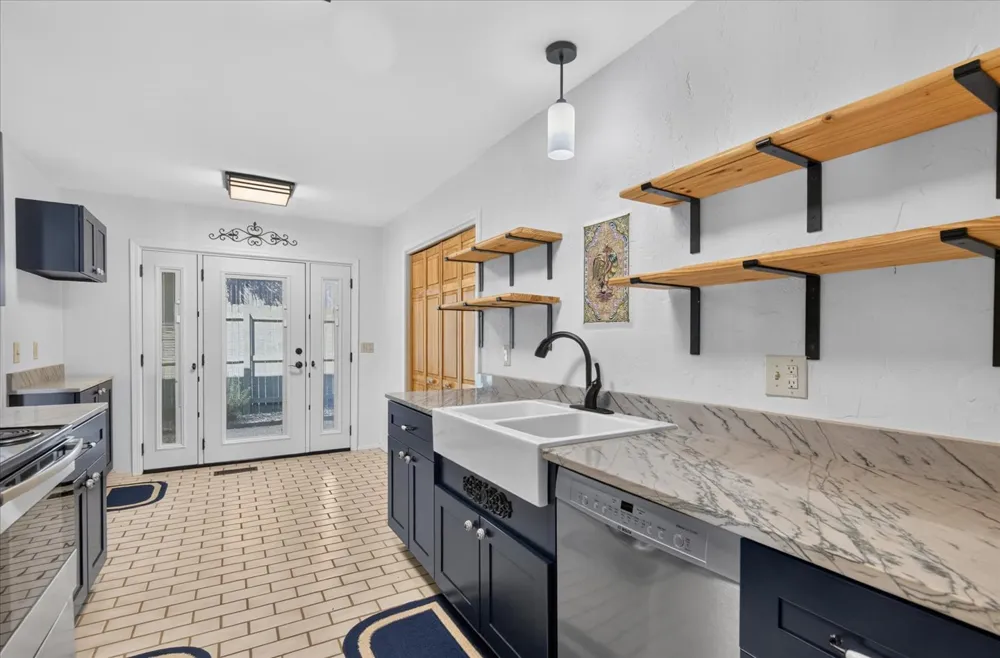 21 SE Shadowlake Drive #21 Bartlesville, OK 74006