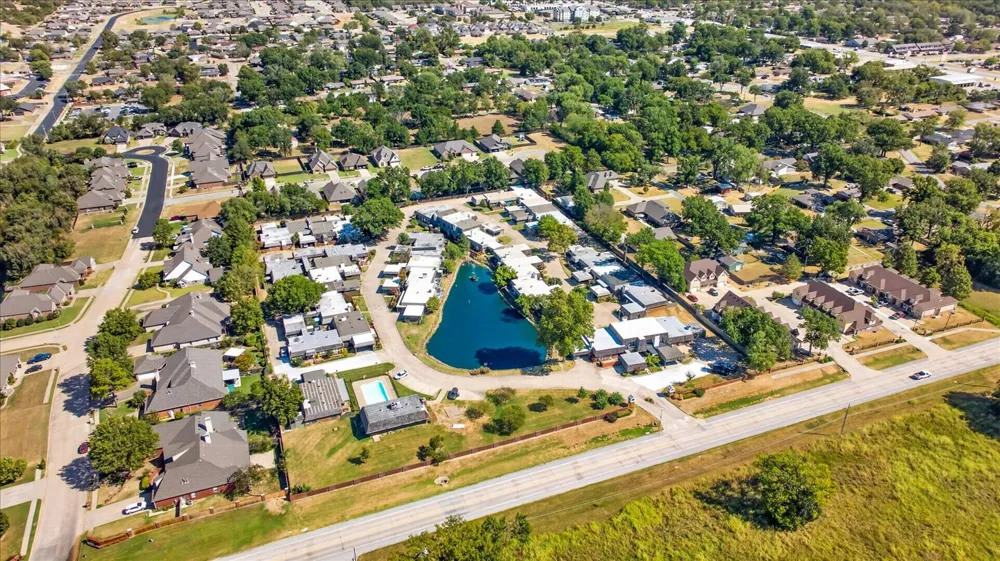 21 SE Shadowlake Drive #21 Bartlesville, OK 74006