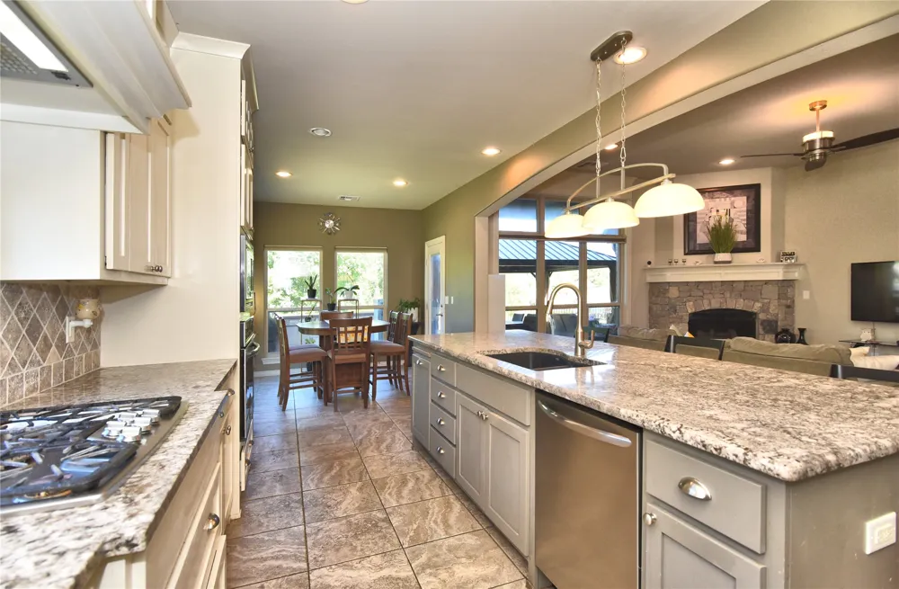5916 S 13th Street Broken Arrow, OK 74011