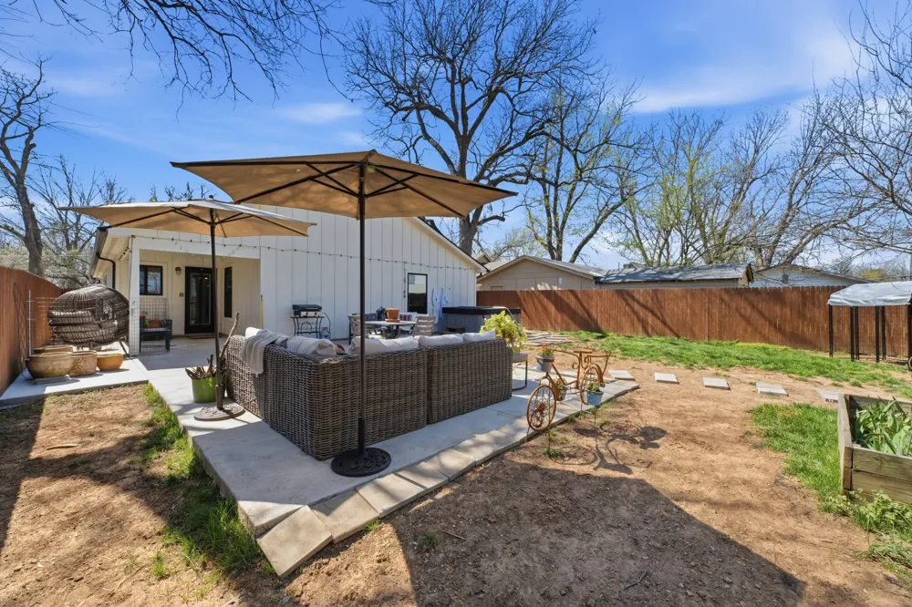 128 E Jackson Street Broken Arrow, OK 74012