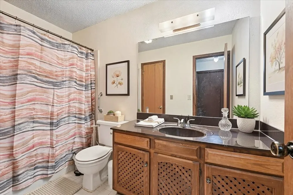 8601 E 62nd Place Tulsa, OK 74133