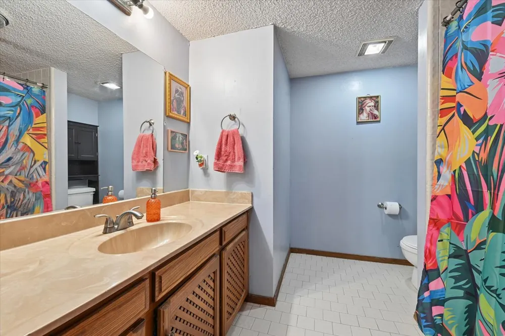 8601 E 62nd Place Tulsa, OK 74133