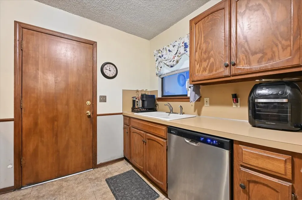 8601 E 62nd Place Tulsa, OK 74133