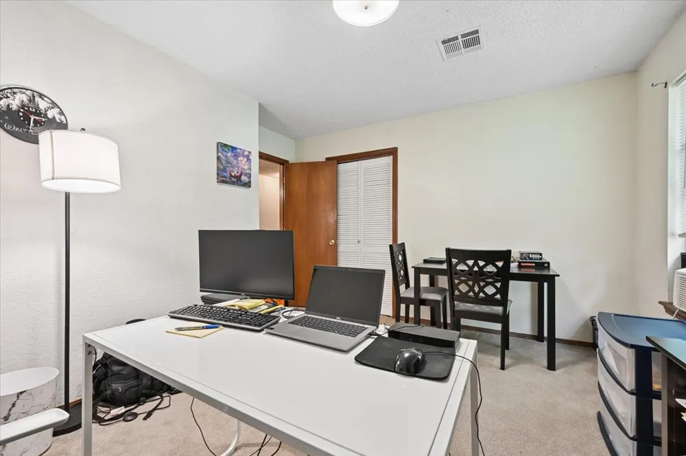 8601 E 62nd Place Tulsa, OK 74133