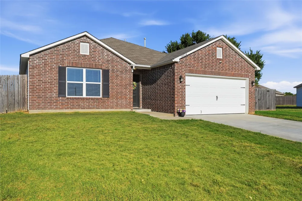 10014 E 106th Court Owasso, OK 74055