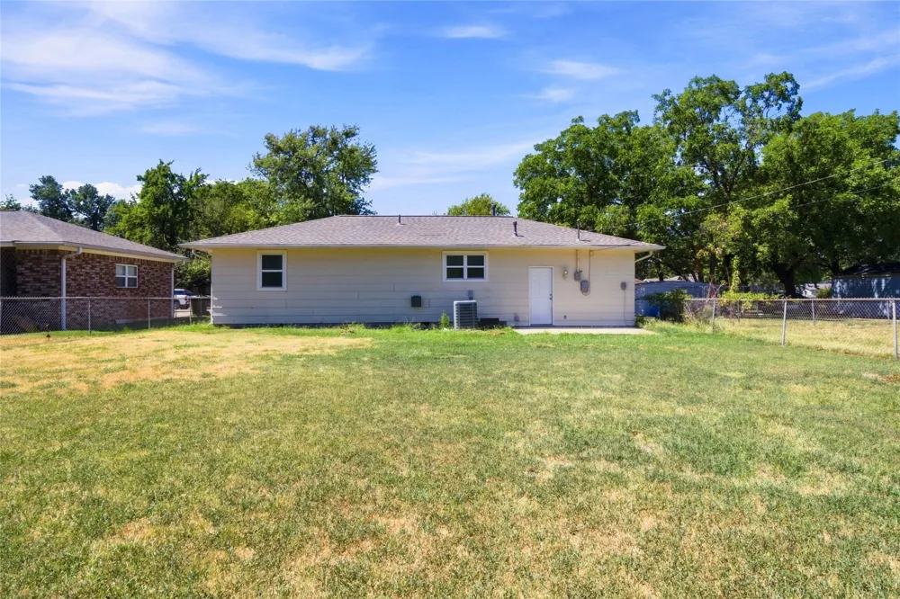 909 S Liberty Avenue Okmulgee, OK 74447