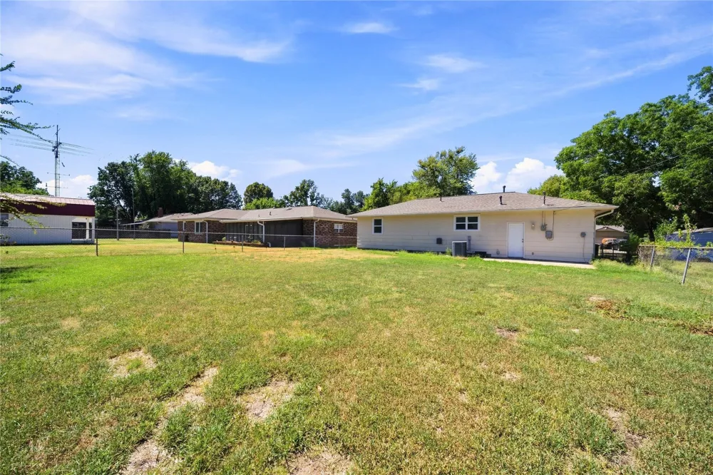 909 S Liberty Avenue Okmulgee, OK 74447