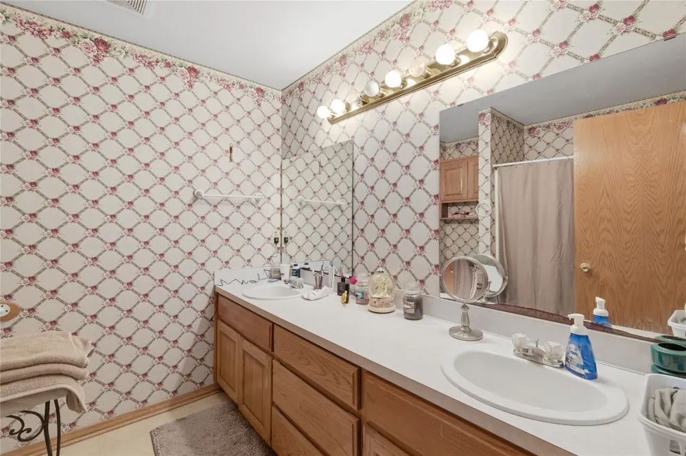 2045 Aspen Tahlequah, OK 74464