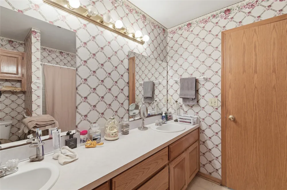 2045 Aspen Tahlequah, OK 74464