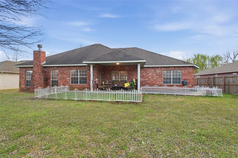 2045 Aspen Tahlequah, OK 74464