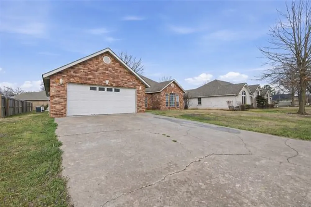 2045 Aspen Tahlequah, OK 74464