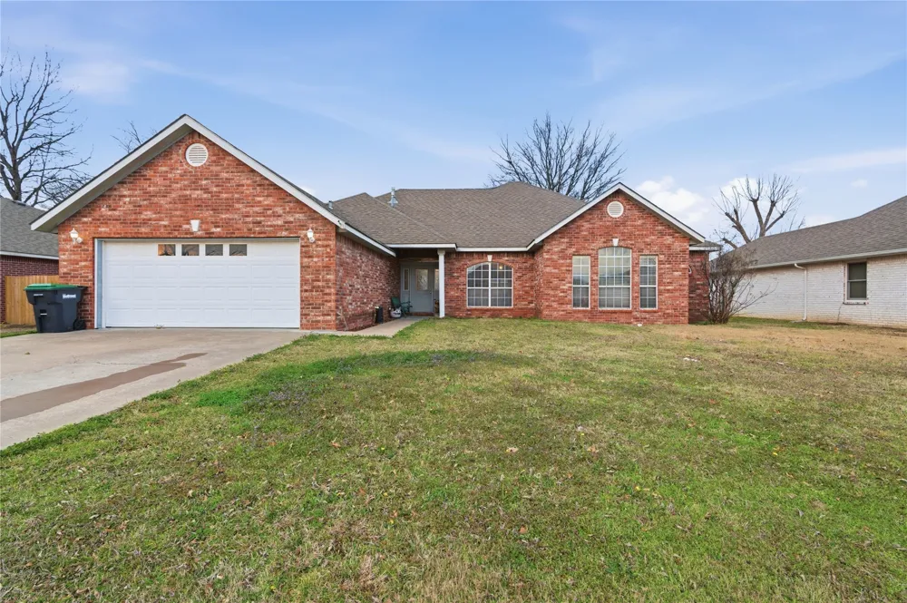 2045 Aspen Tahlequah, OK 74464