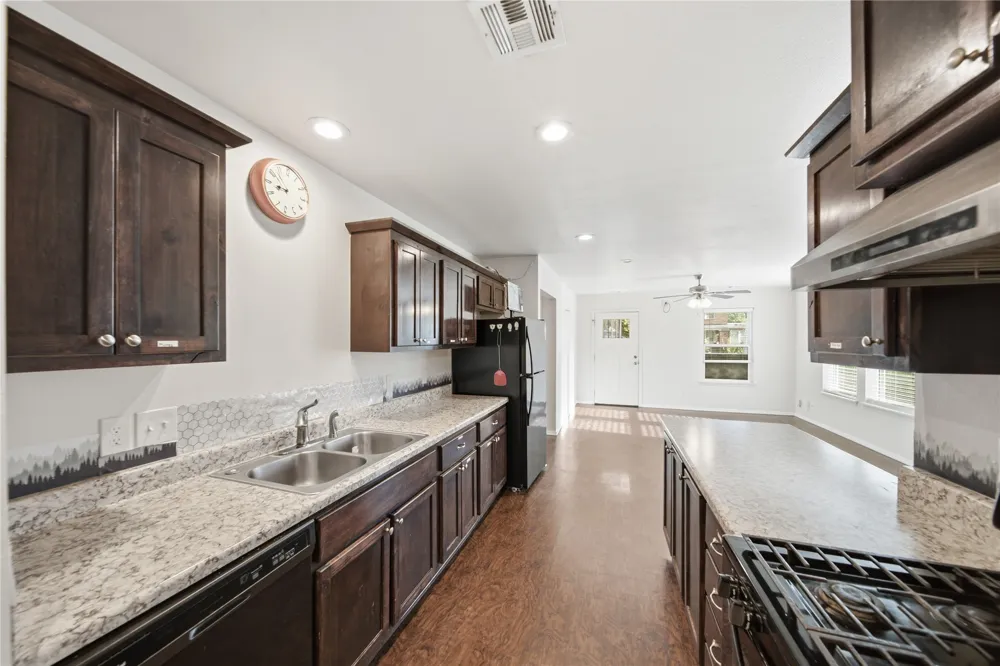 2542 E Archer Street Tulsa, OK 74110