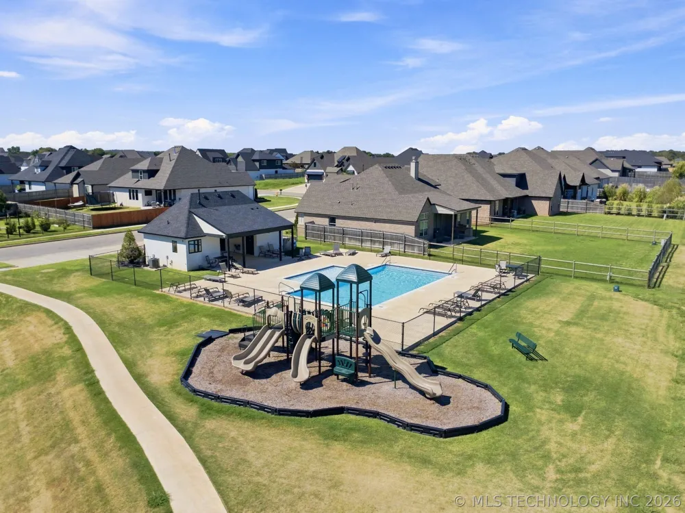 13715 S 20th Place E Bixby, OK 74008
