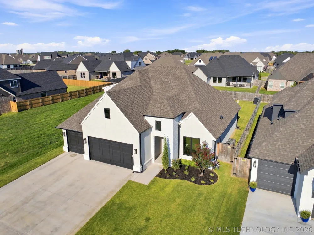 13715 S 20th Place E Bixby, OK 74008