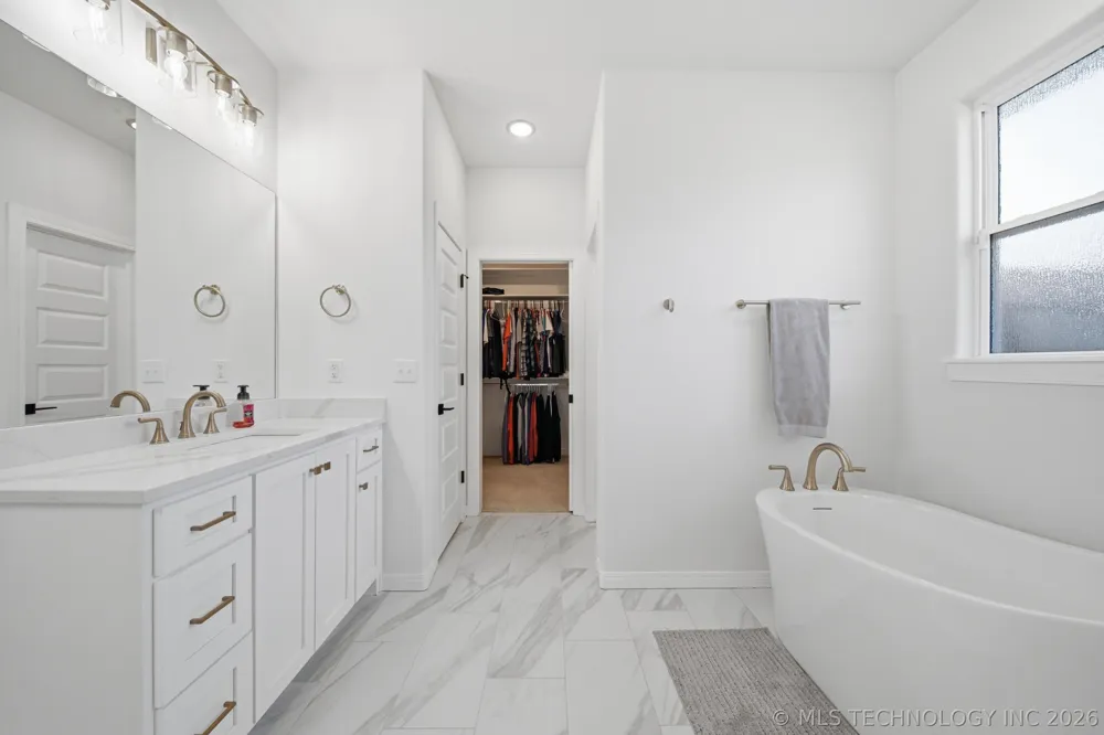 13715 S 20th Place E Bixby, OK 74008