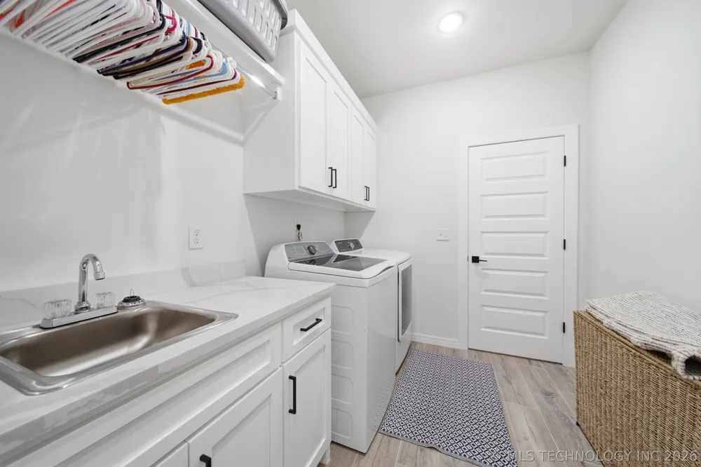 13715 S 20th Place E Bixby, OK 74008