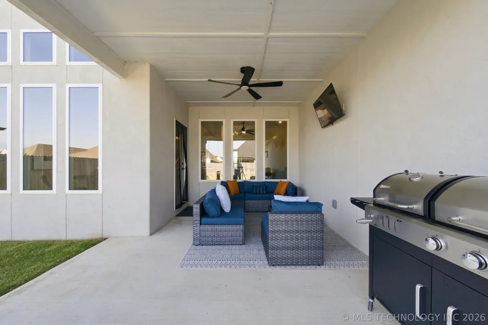 13715 S 20th Place E Bixby, OK 74008