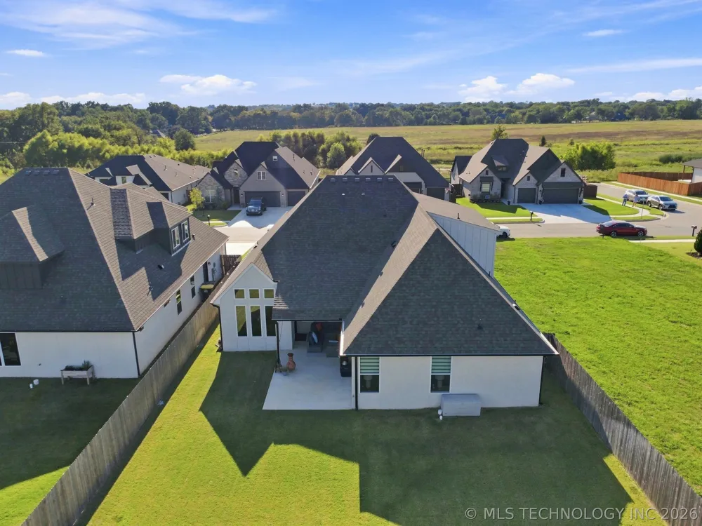 13715 S 20th Place E Bixby, OK 74008