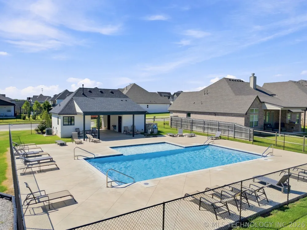 13715 S 20th Place E Bixby, OK 74008