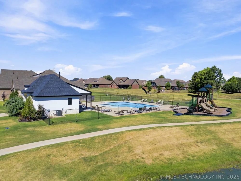 13715 S 20th Place E Bixby, OK 74008