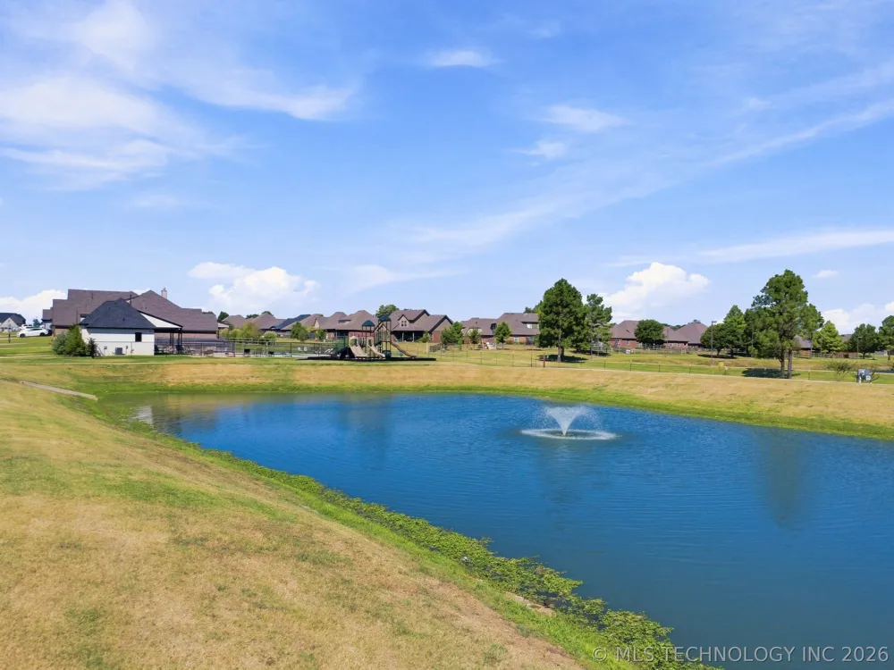 13715 S 20th Place E Bixby, OK 74008