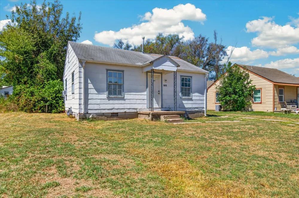 1615 S Maple Bartlesville, OK 74003