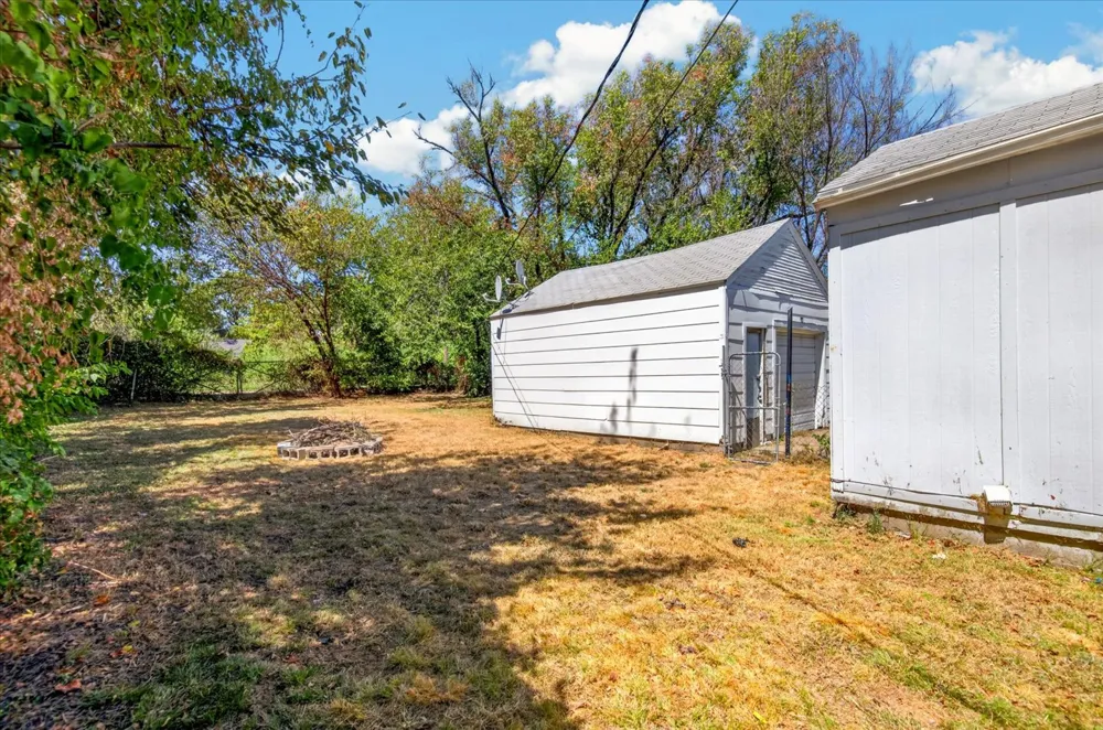 1615 S Maple Bartlesville, OK 74003