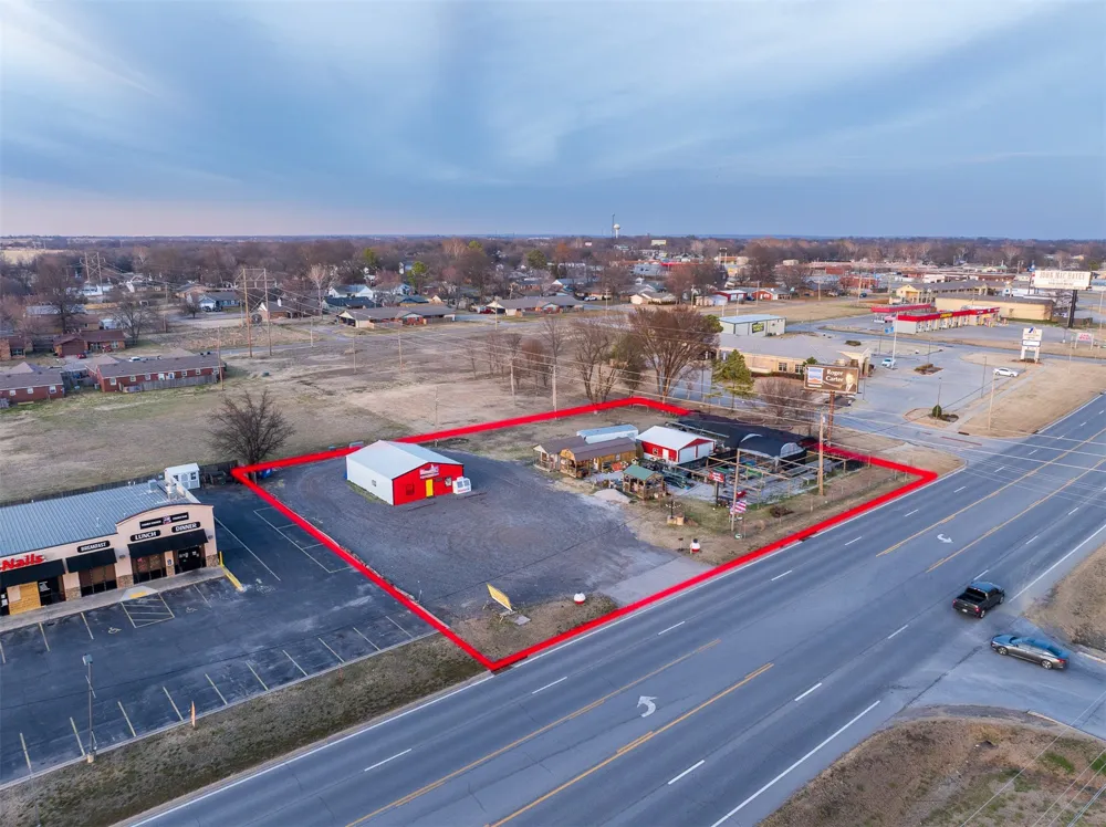 1516 W 51 Highway Wagoner, OK 74467