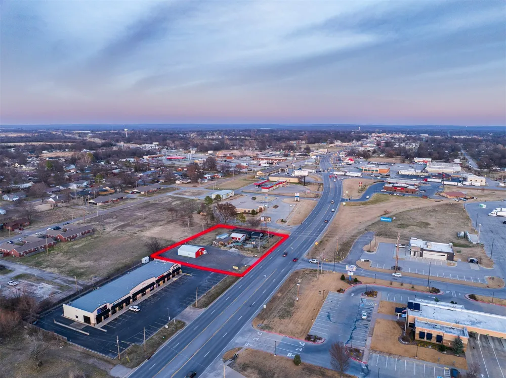 1516 W 51 Highway Wagoner, OK 74467