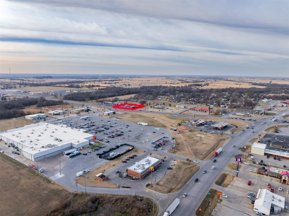 1516 W 51 Highway Wagoner, OK 74467