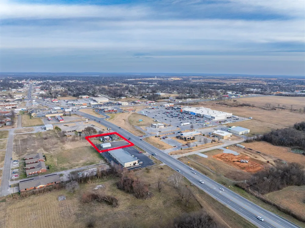 1516 W 51 Highway Wagoner, OK 74467