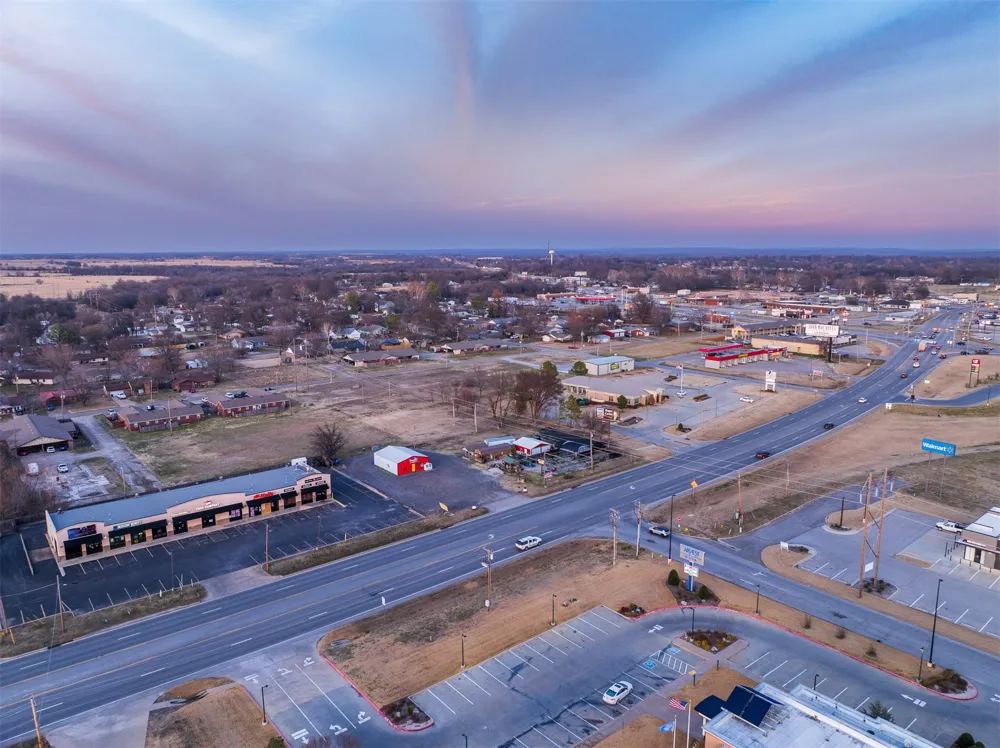 1516 W 51 Highway Wagoner, OK 74467
