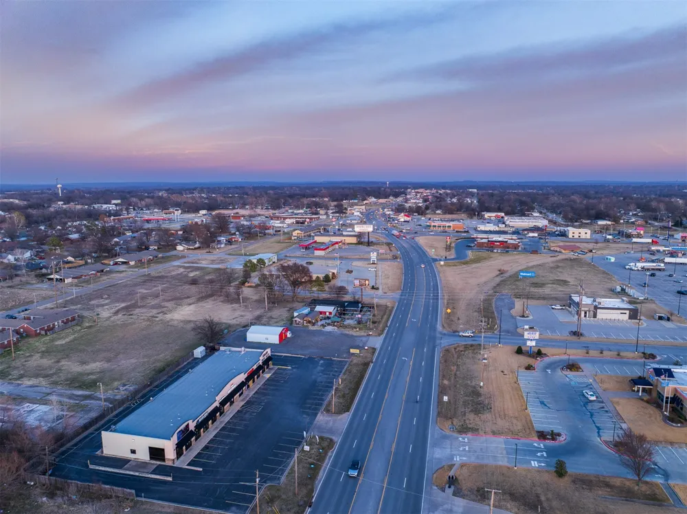 1516 W 51 Highway Wagoner, OK 74467